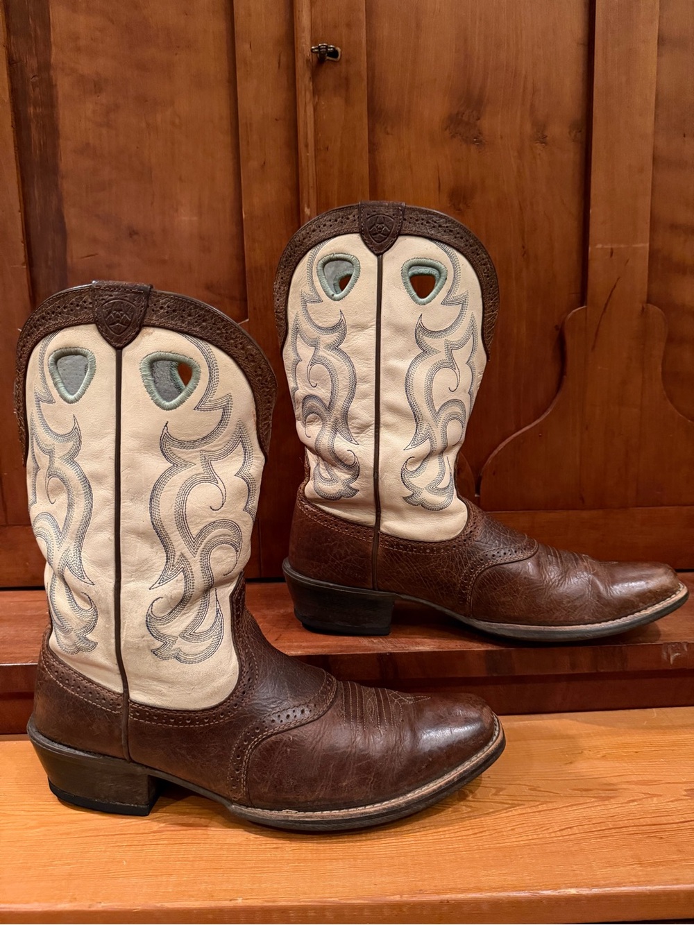 Ariat, Western Boots, Cowboy Boots, Leather Boots, Size 11B, Style 10006885
